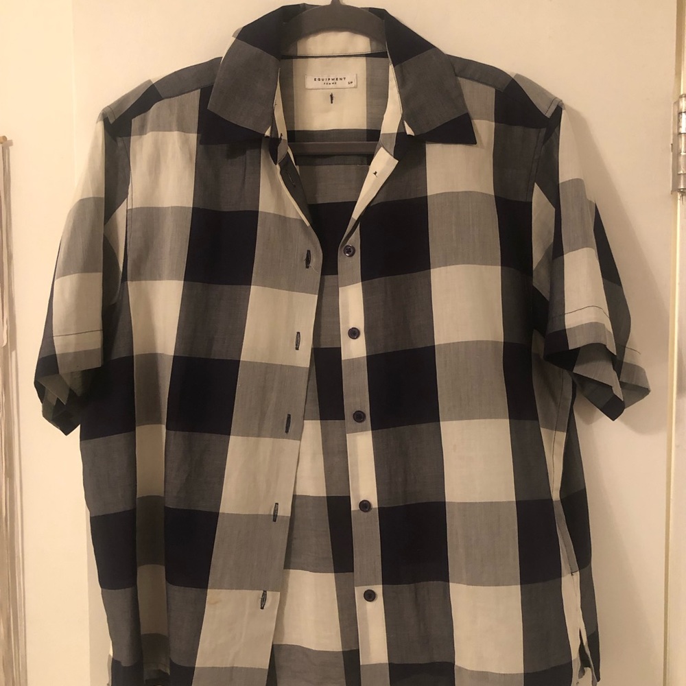 Equipment short sleeved button down